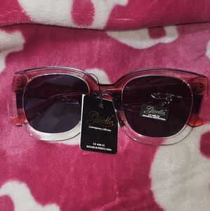 NWT GISELLE RED AND CLEAR SUNGLASSES